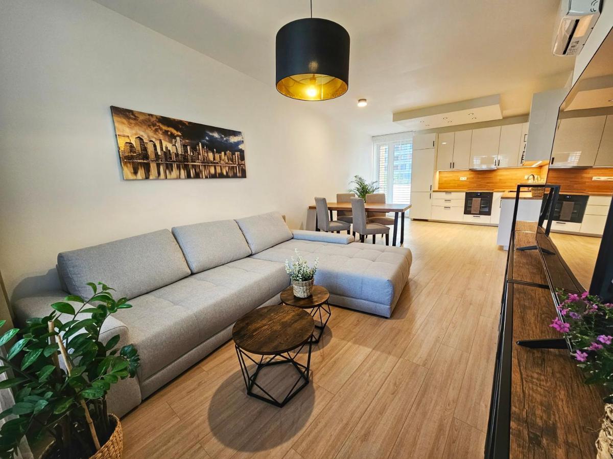 3 Room Apartment 2X Balcony, New Building, 21 Bratislava Exterior photo